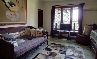 Dijual / Sewa Rumah Taman dengan Furnished Etnik di Cipete