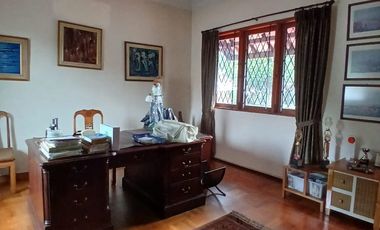 Dijual / Sewa Rumah Taman dengan Furnished Etnik di Cipete