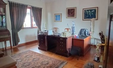 Dijual / Sewa Rumah Taman dengan Furnished Etnik di Cipete
