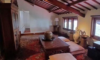 Dijual / Sewa Rumah Taman dengan Furnished Etnik di Cipete