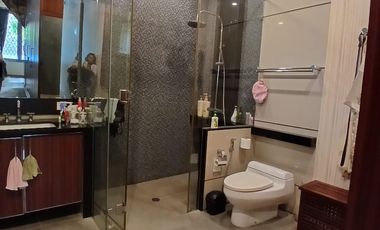 Dijual / Sewa Rumah Taman dengan Furnished Etnik di Cipete