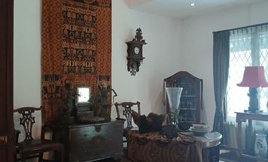 Dijual / Sewa Rumah Taman dengan Furnished Etnik di Cipete