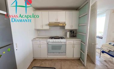 Departamento con alberca privada y vista al mar