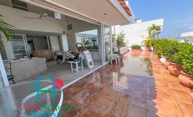 Departamento con alberca privada y vista al mar