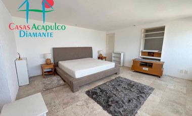 Departamento con alberca privada y vista al mar