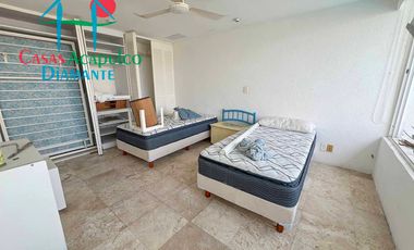 Departamento con alberca privada y vista al mar