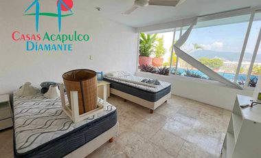 Departamento con alberca privada y vista al mar
