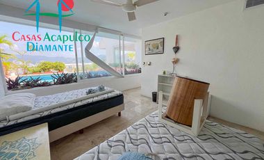 Departamento con alberca privada y vista al mar