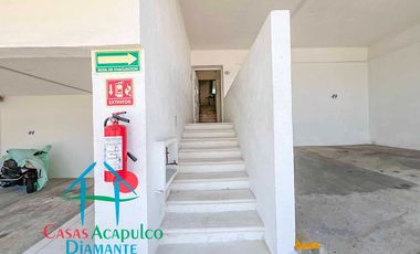 Departamento con alberca privada y vista al mar