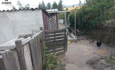 Venta de terreno con mediaguas en Otavalo sector La Magdalena, 800 m2