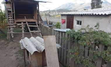 Venta de terreno con mediaguas en Otavalo sector La Magdalena, 800 m2