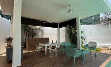 Preciosa casa en venta de 4 recámaras con alberca dentro de la Ciudad de Mérida