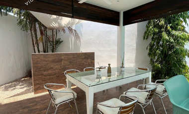 Preciosa casa en venta de 4 recámaras con alberca dentro de la Ciudad de Mérida