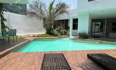 Preciosa casa en venta de 4 recámaras con alberca dentro de la Ciudad de Mérida