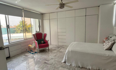 Preciosa casa en venta de 4 recámaras con alberca dentro de la Ciudad de Mérida