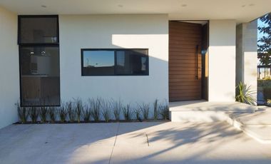 VENTA de casa NUEVA de dos plantas en esquina en CEIBA RESIDENCIAL