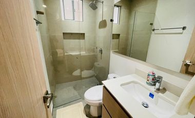SE VENDE APARTAMENTO CON LICENCIA TURISTICA EN SALGUERO SUITES