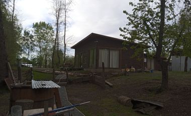 Casa orilla Estero parcela 4 Km Villarrica