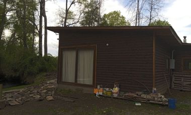 Casa orilla Estero parcela 4 Km Villarrica
