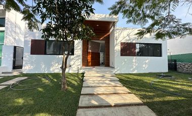 CASA EN VENTA EN FRACCIONAMIENTO LOMAS DE COCOYOC MORELOS