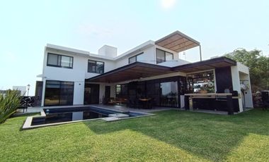 CASA EN VENTA EN FRACCIONAMIENTO LOMAS DE COCOYOC MORELOS