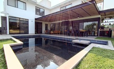 CASA EN VENTA EN FRACCIONAMIENTO LOMAS DE COCOYOC MORELOS