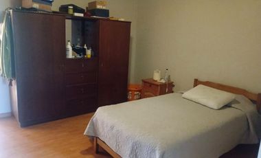 Venta amplio terreno con dos casas con acceso independiente