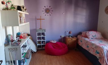 Venta amplio terreno con dos casas con acceso independiente