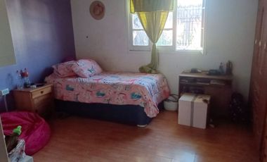 Venta amplio terreno con dos casas con acceso independiente
