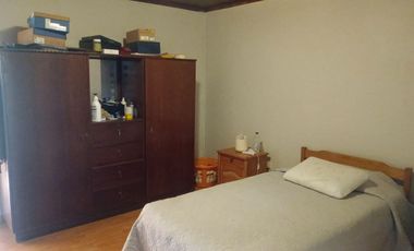 Venta amplio terreno con dos casas con acceso independiente