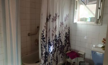 Venta amplio terreno con dos casas con acceso independiente