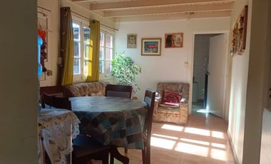 Venta amplio terreno con dos casas con acceso independiente