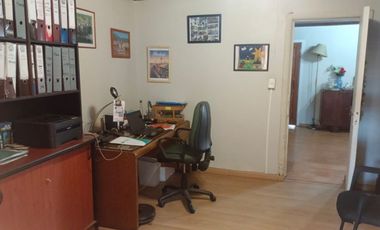 Venta amplio terreno con dos casas con acceso independiente