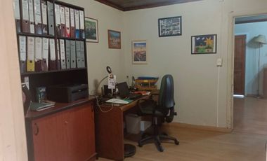 Venta amplio terreno con dos casas con acceso independiente