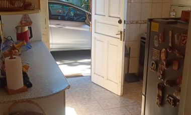 Venta amplio terreno con dos casas con acceso independiente