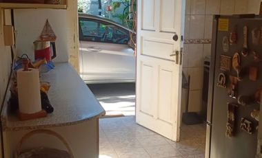 Venta amplio terreno con dos casas con acceso independiente