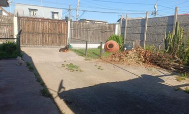 Venta amplio terreno con dos casas con acceso independiente