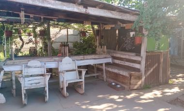 Venta amplio terreno con dos casas con acceso independiente