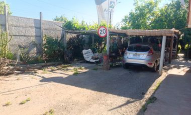 Venta amplio terreno con dos casas con acceso independiente