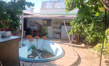 Venta amplio terreno con dos casas con acceso independiente