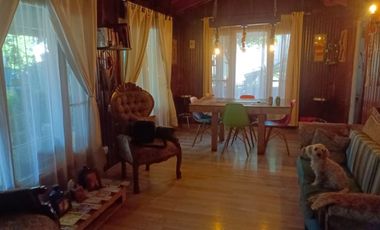 Venta amplio terreno con dos casas con acceso independiente