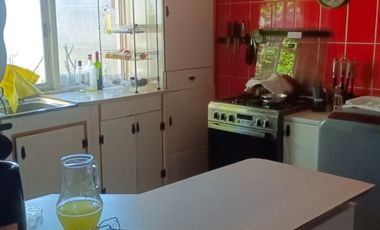 Venta amplio terreno con dos casas con acceso independiente