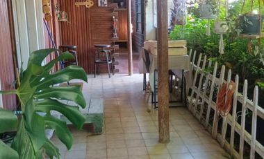 Venta amplio terreno con dos casas con acceso independiente