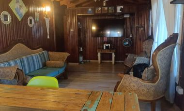 Venta amplio terreno con dos casas con acceso independiente