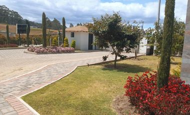 TERRENO DE VENTA EN URBANIZACION PRIVADA TABACUNDO ECUADOR