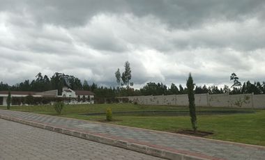 TERRENO DE VENTA EN URBANIZACION PRIVADA TABACUNDO ECUADOR