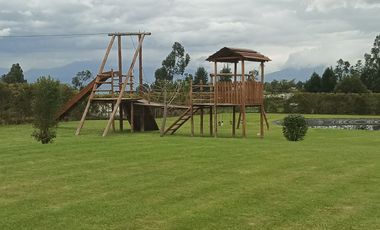 TERRENO DE VENTA EN URBANIZACION PRIVADA TABACUNDO ECUADOR
