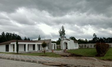 TERRENO DE VENTA EN URBANIZACION PRIVADA TABACUNDO ECUADOR