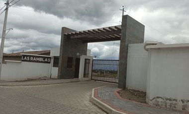 TERRENO DE VENTA EN URBANIZACION PRIVADA TABACUNDO ECUADOR