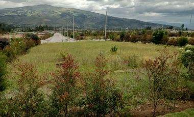 TERRENO DE VENTA EN URBANIZACION PRIVADA TABACUNDO ECUADOR